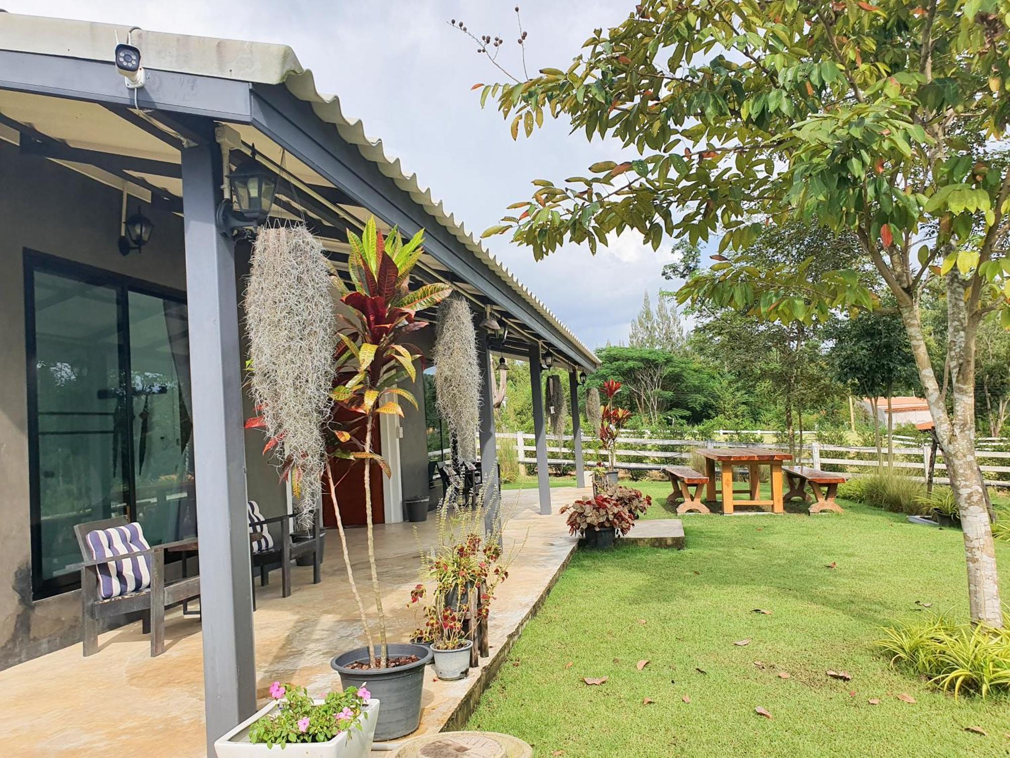 Dhanhill Bed&Cafe Bu Khanun エクステリア 写真